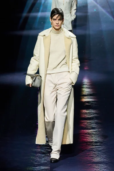 Look 22